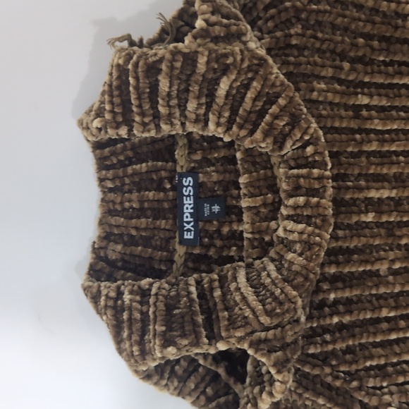 Cutout Sweater - Picture 3 of 8